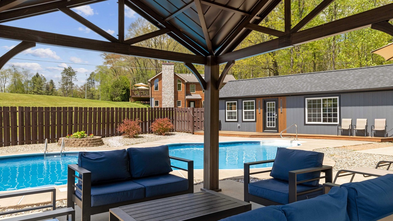 Photo of Others in Jonas