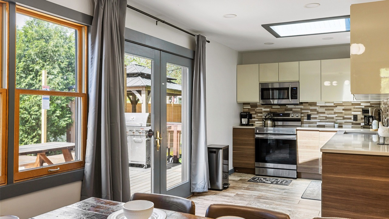 Photo of Others in Jonas