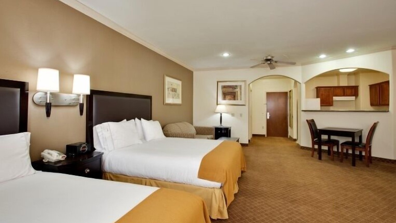 Photo of Bedroom in La Porte