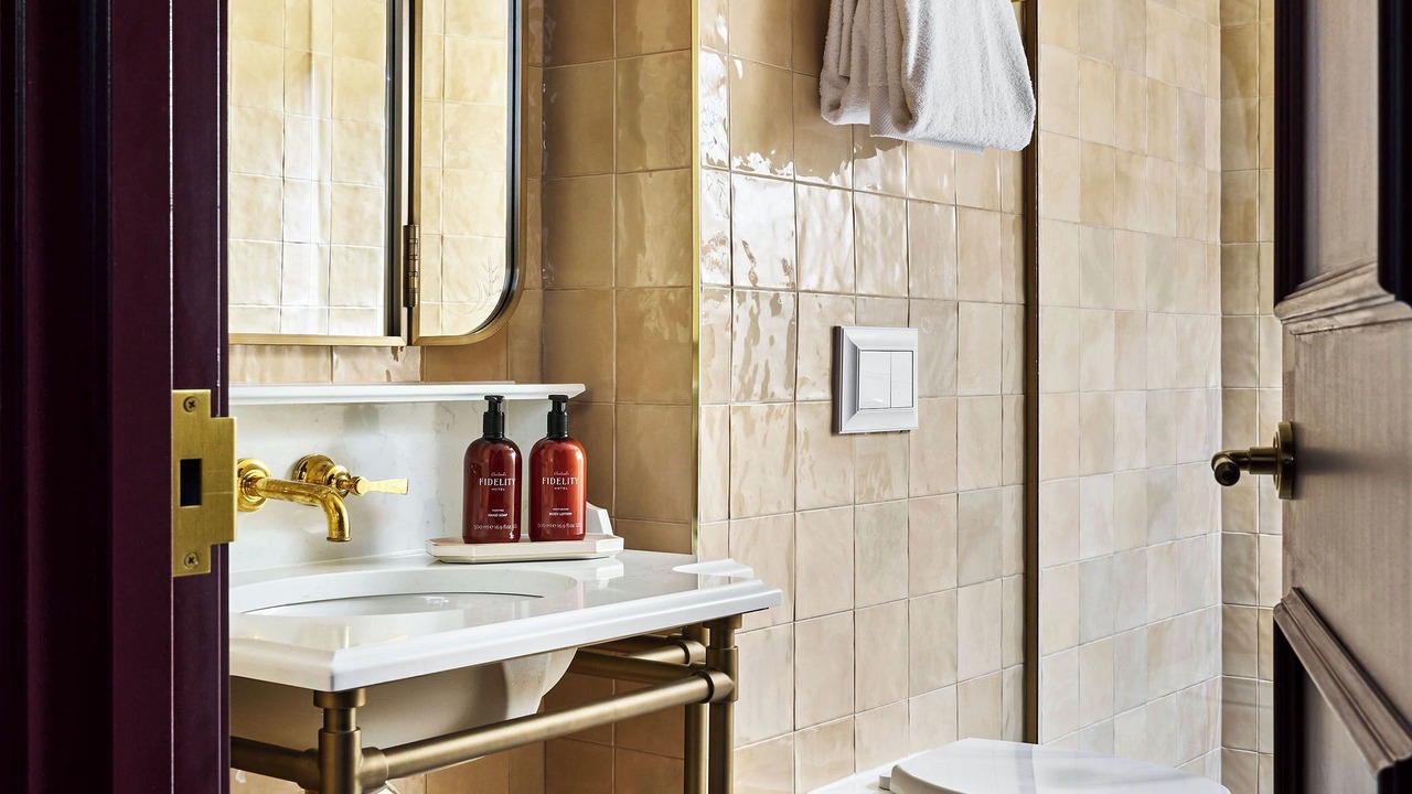 Photo of Bathroom in Gateway District