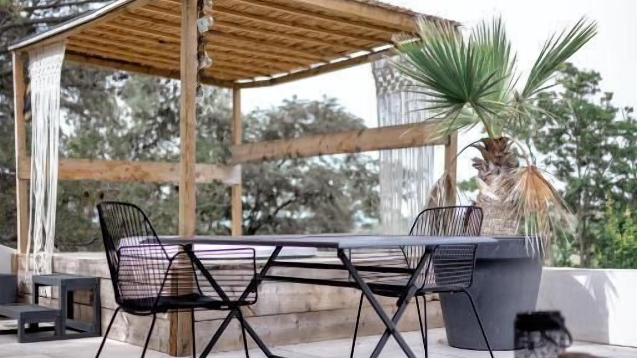 Photo of Patio Balcony in Euzet-les-Bains