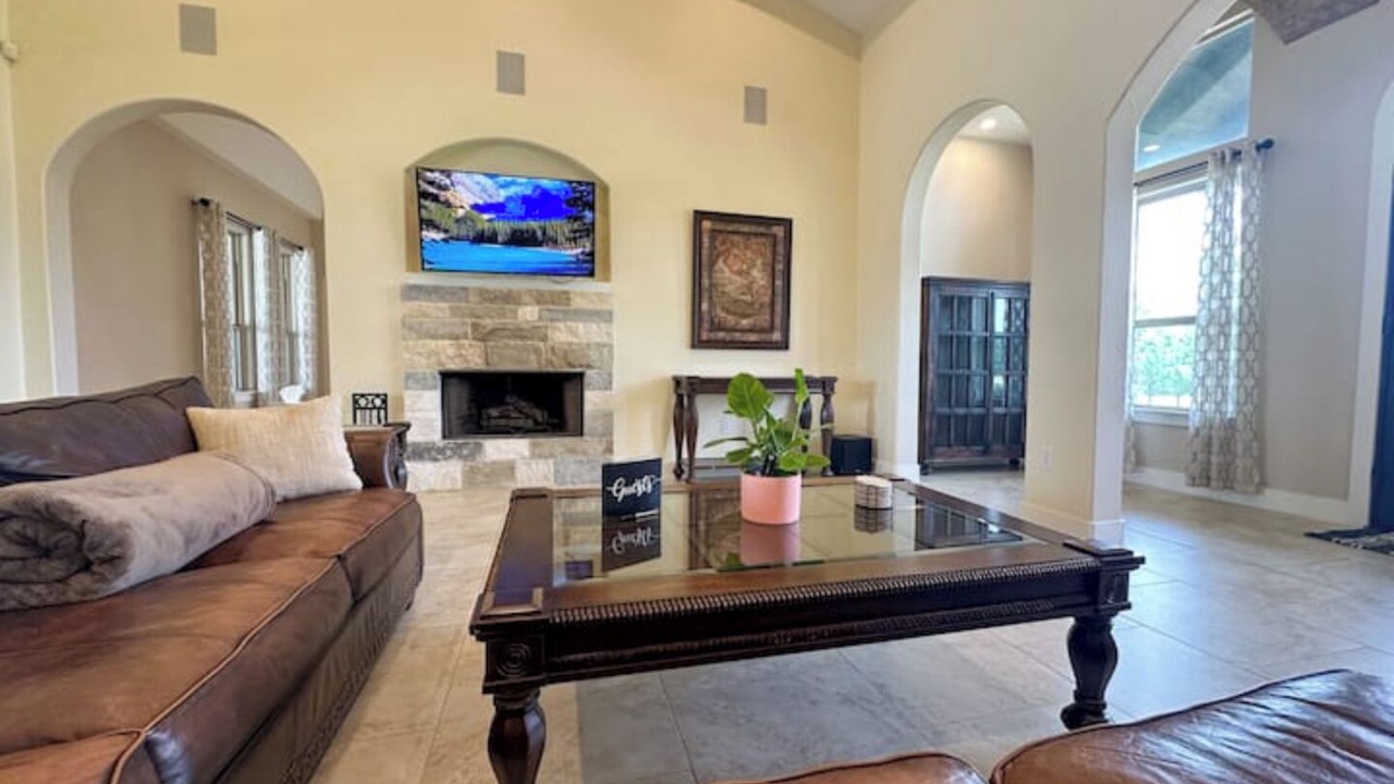 Photo of Livingroom in Circle D-KC Estates