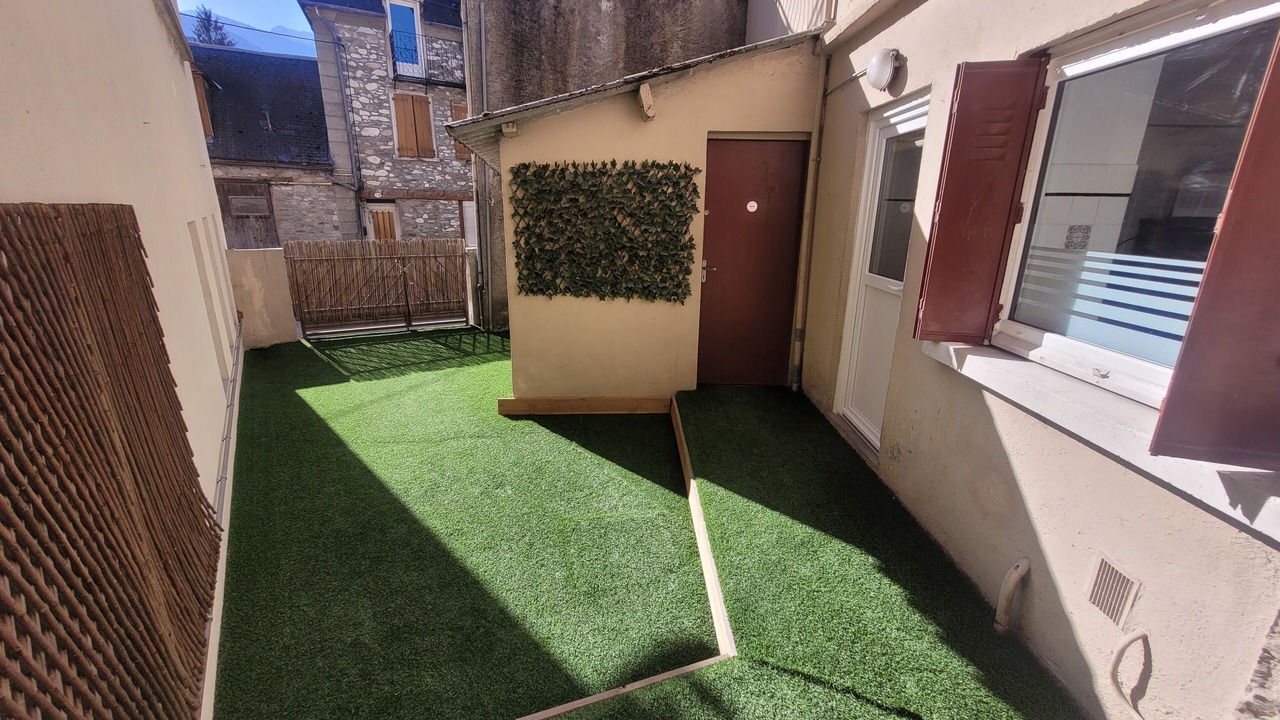 Photo of Others in Clarac