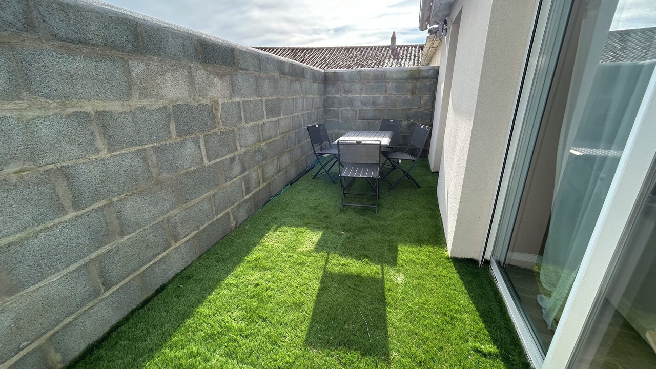 Photo of Outdoor in Charron