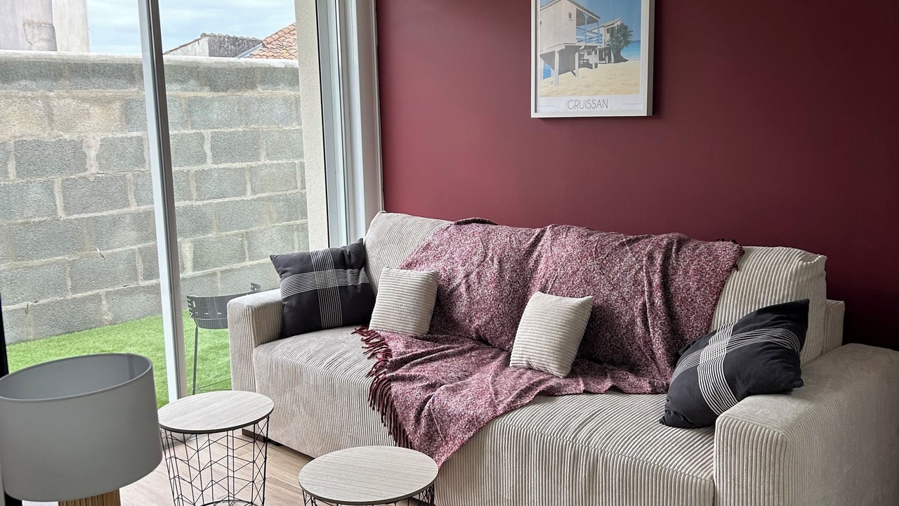 Photo of Livingroom in Charron