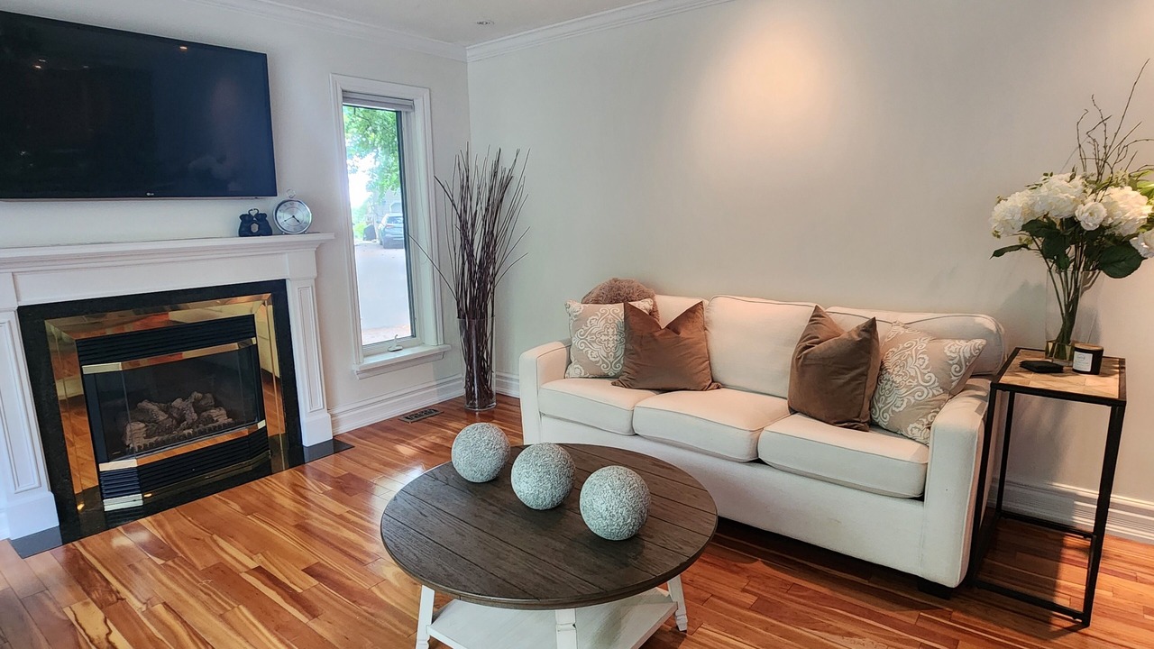 Photo of Livingroom in Parry Sound