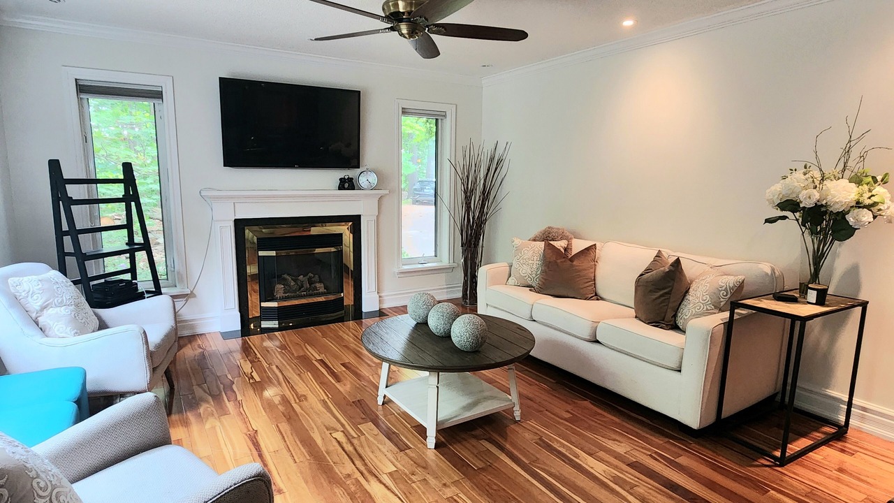 Photo of Livingroom in Parry Sound