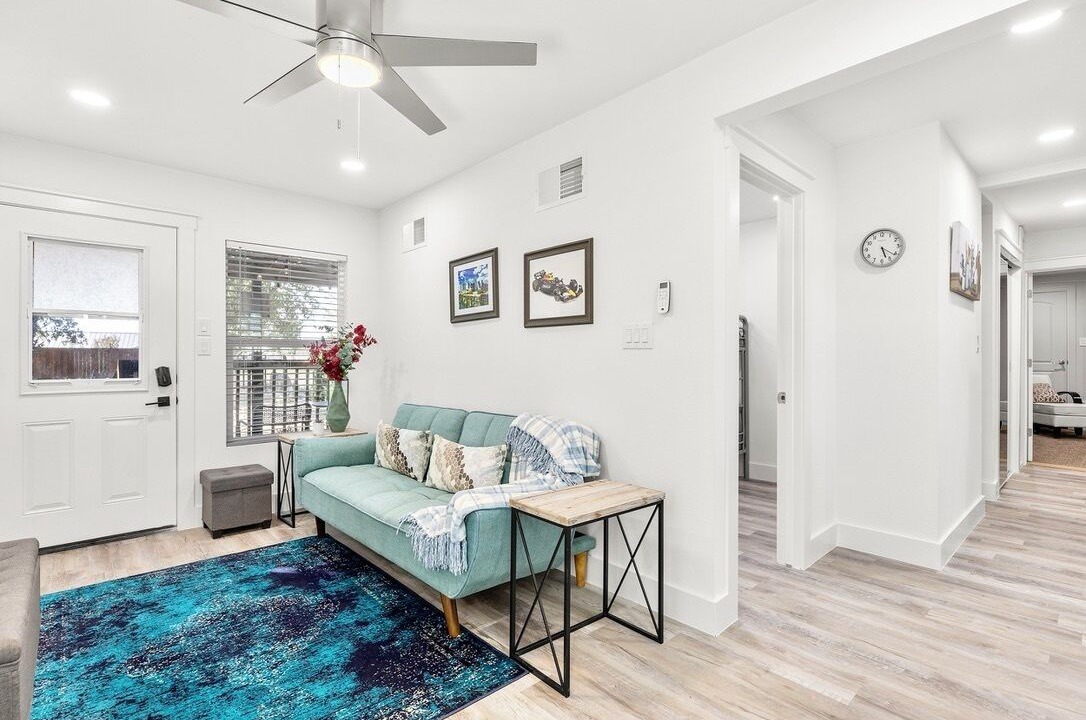 Photo of Livingroom in Garfield