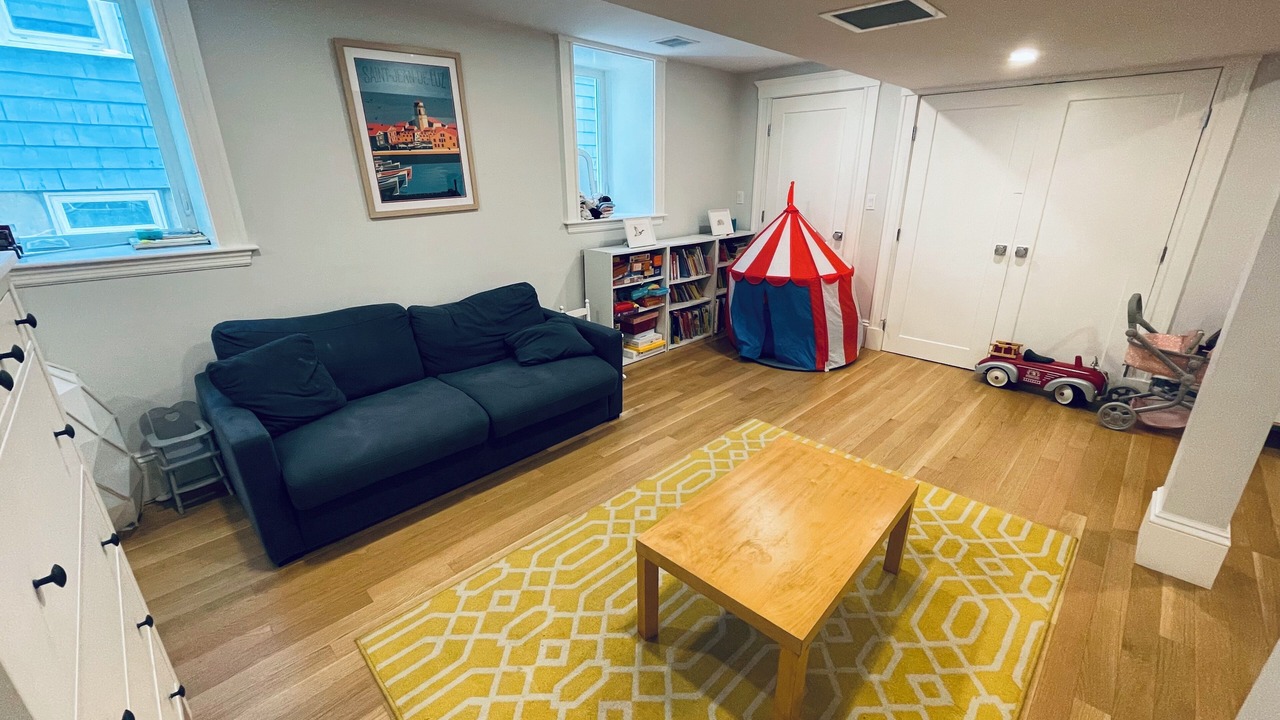 Photo of Livingroom in North Brookline