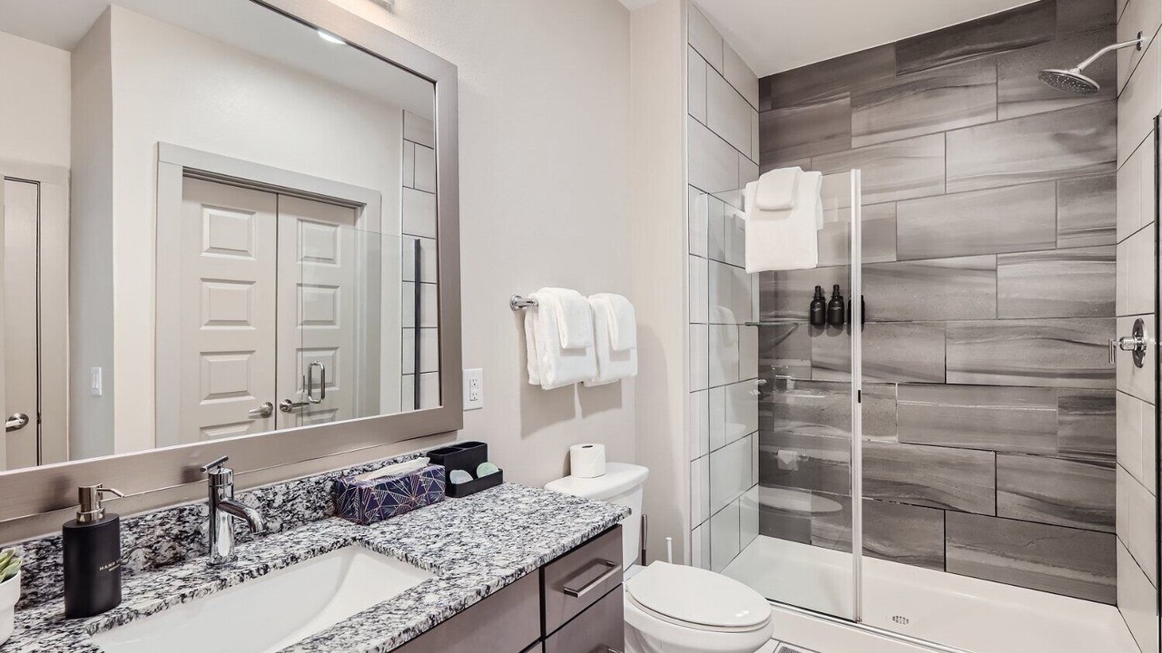 Photo of Bathroom in Montopolis