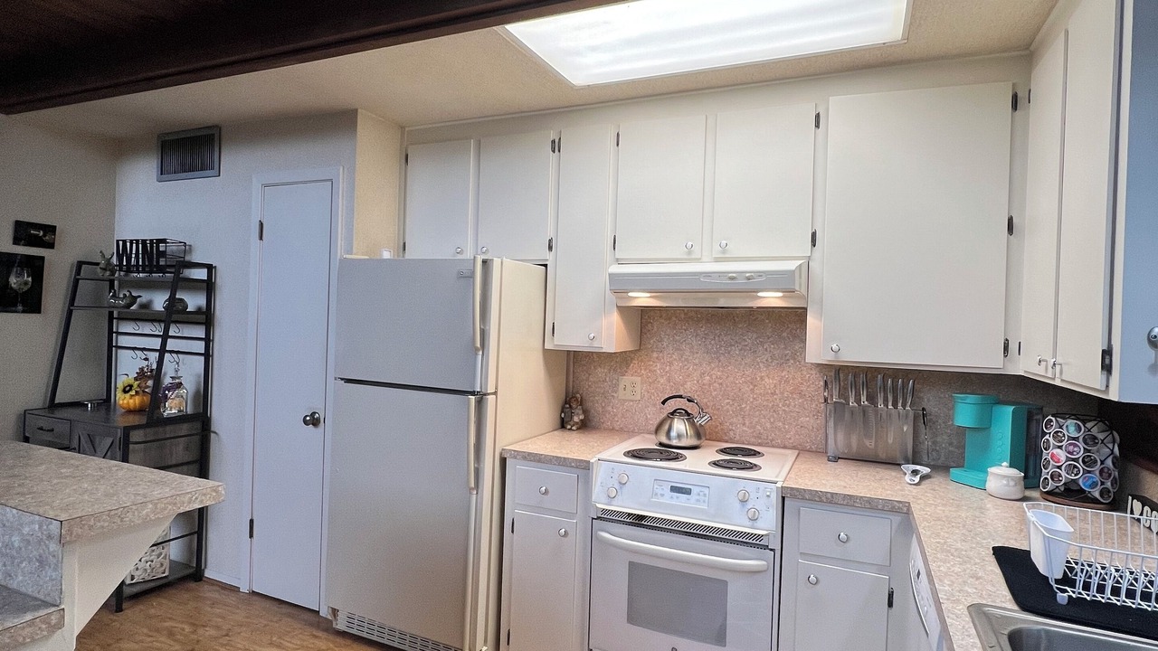 Photo of Kitchen in Flora