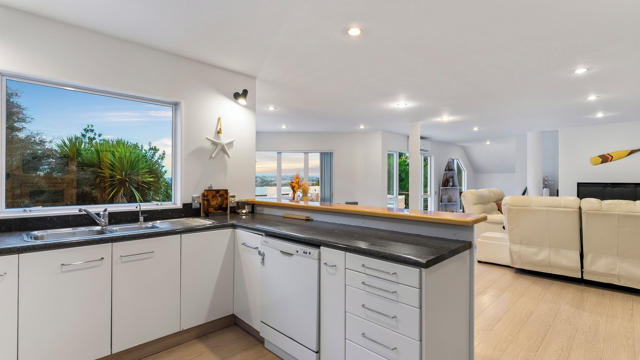 Photo of Kitchen in Greenhithe