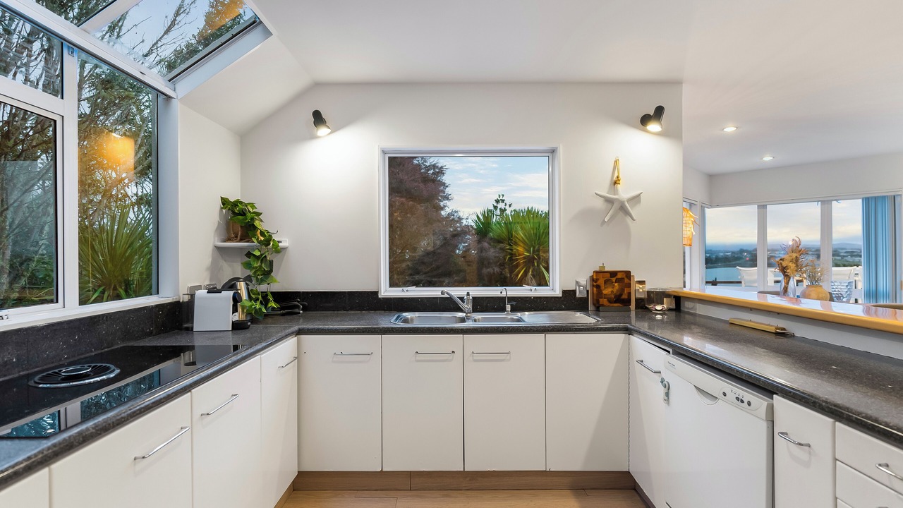 Photo of Kitchen in Greenhithe