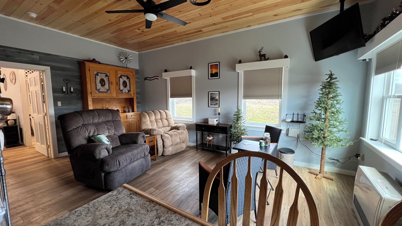 Photo of Livingroom in Town of Macomb