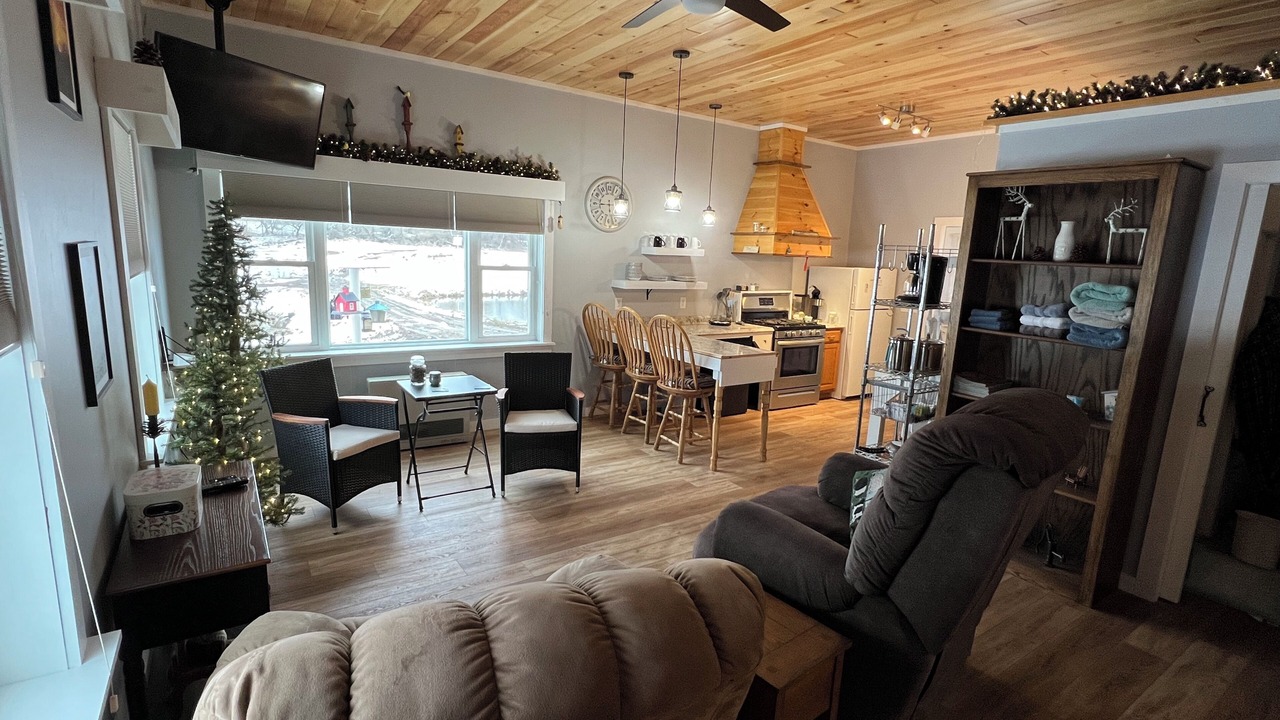 Photo of Livingroom in Town of Macomb