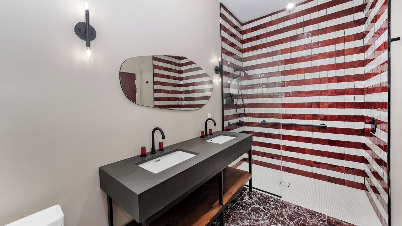 Photo of Bedroom in Midtown East