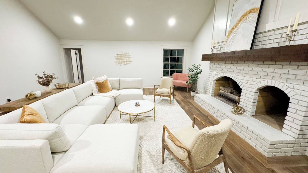 Photo of Livingroom in Forest Hills