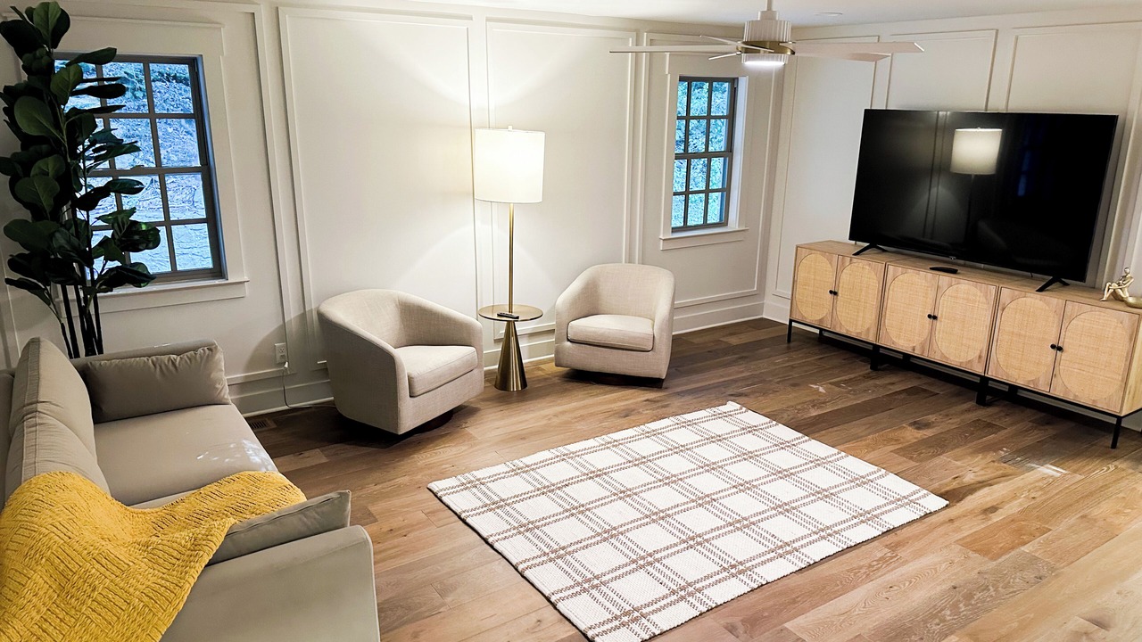 Photo of Livingroom in Forest Hills