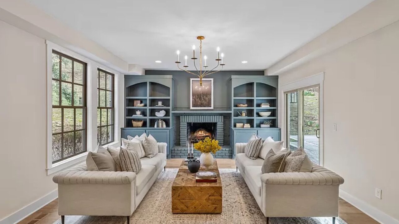 Photo of Livingroom in Forest Hills