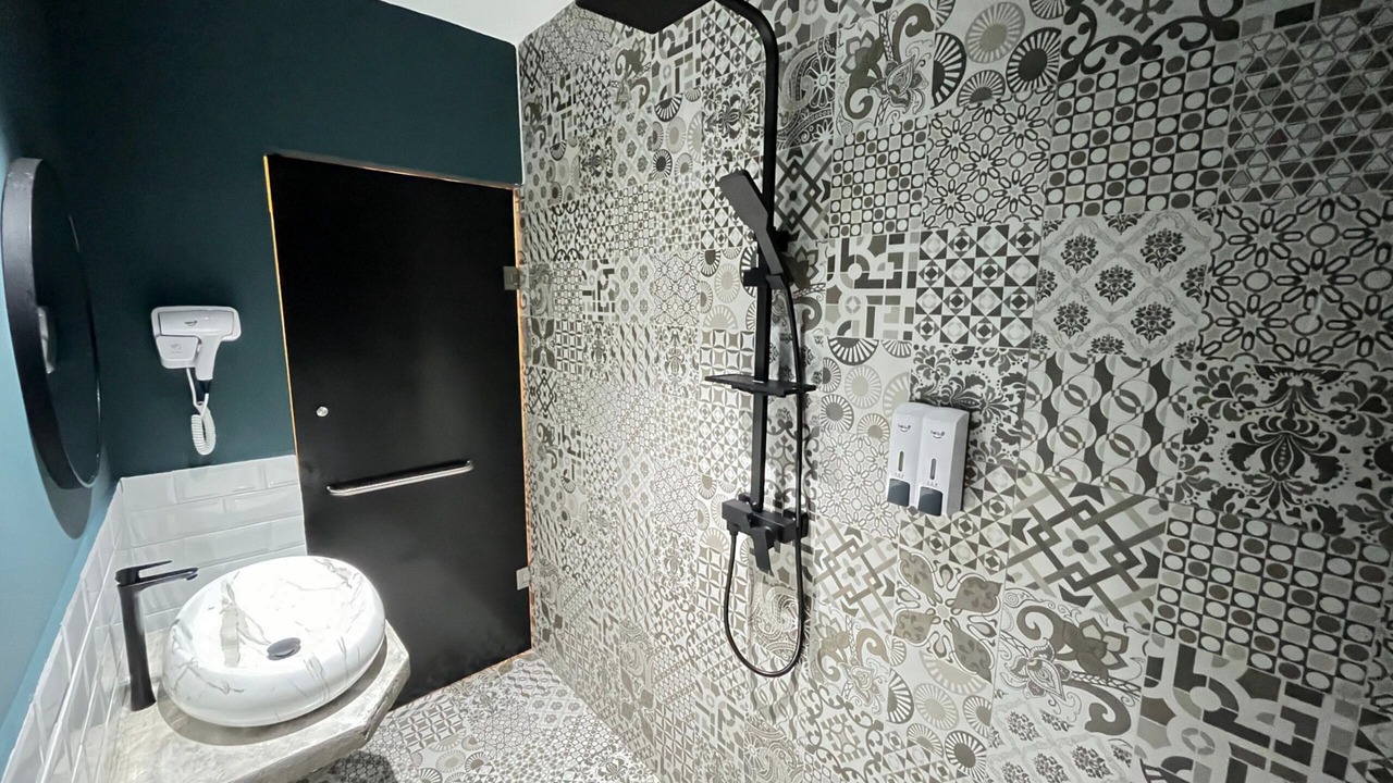 Photo of Bathroom in Maluri