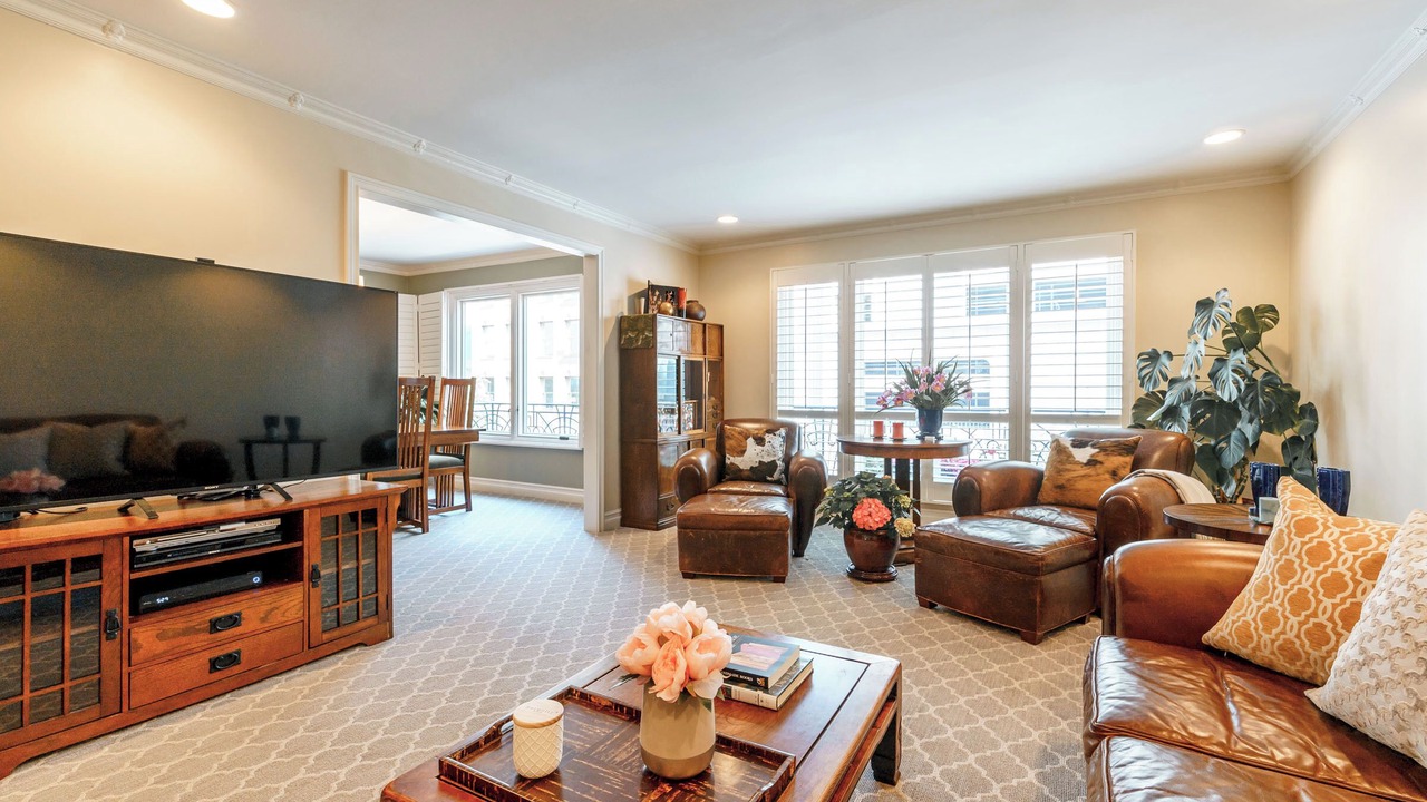 Photo of Livingroom in Polk Gulch