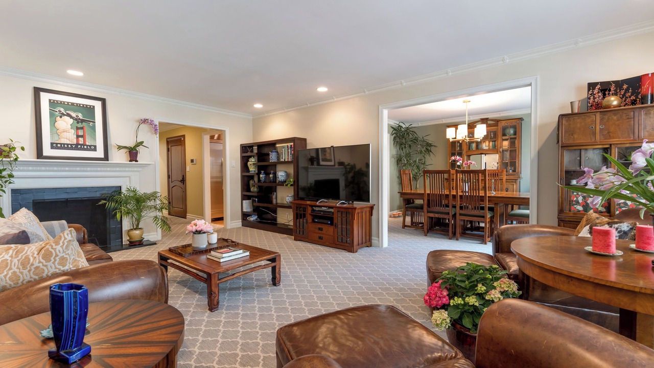 Photo of Livingroom in Polk Gulch