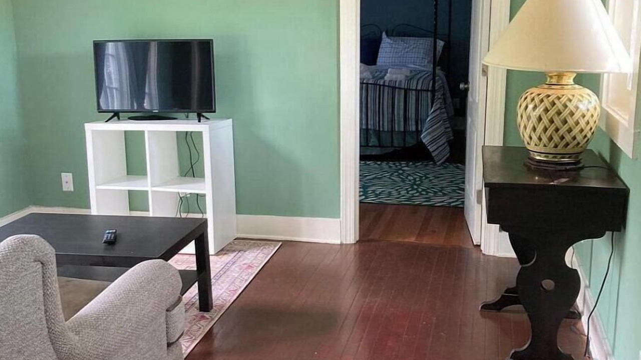 Photo of Livingroom in Boyd Tavern