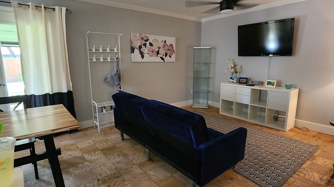 Photo of Livingroom in Farmers Branch