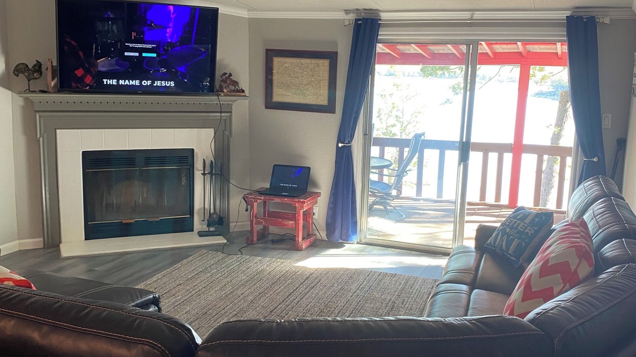 Photo of Livingroom in Canadian