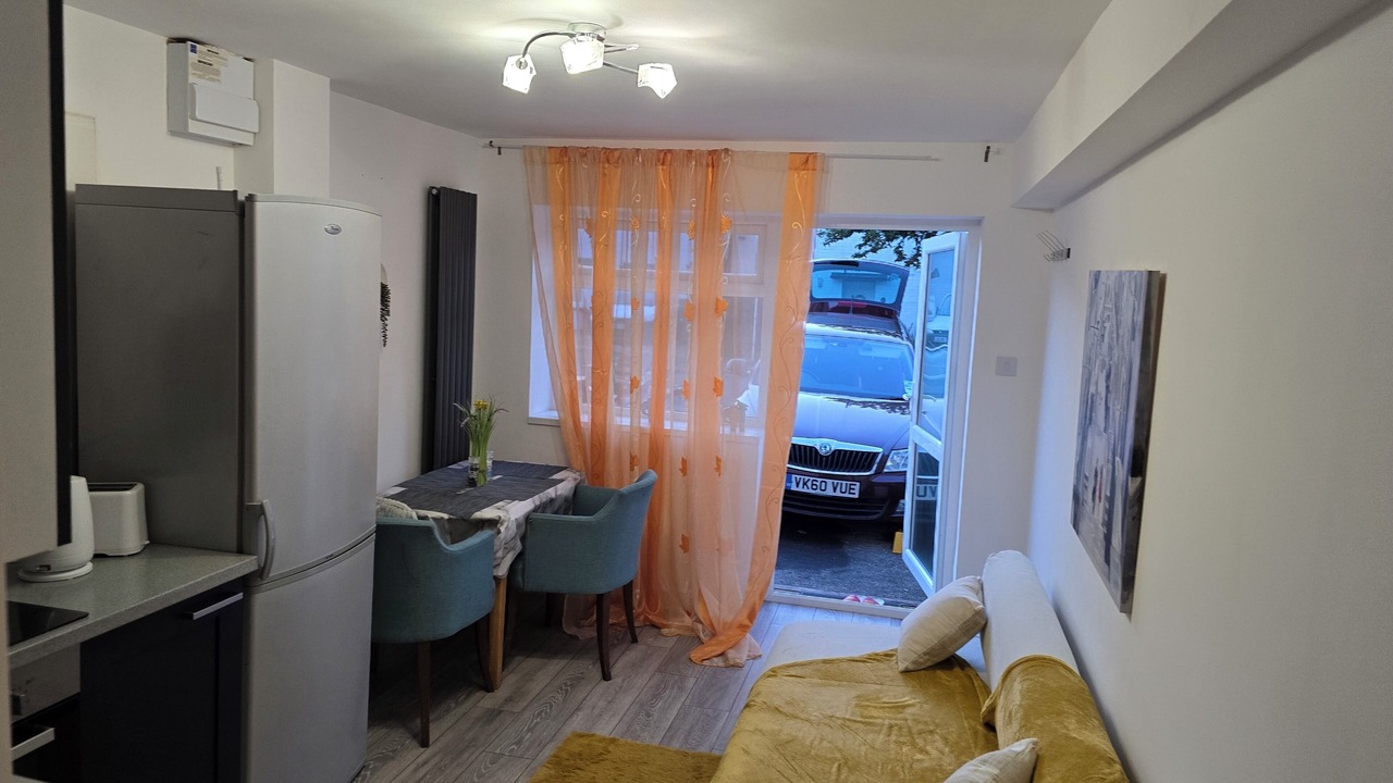 Photo of Others in Barnwood