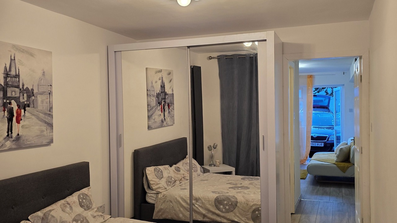 Photo of Others in Barnwood