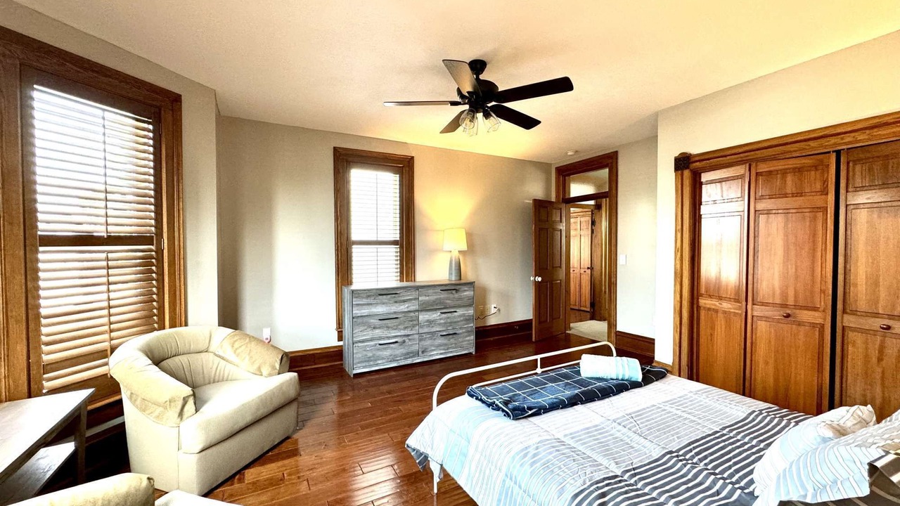 Photo of Others in Maxwell