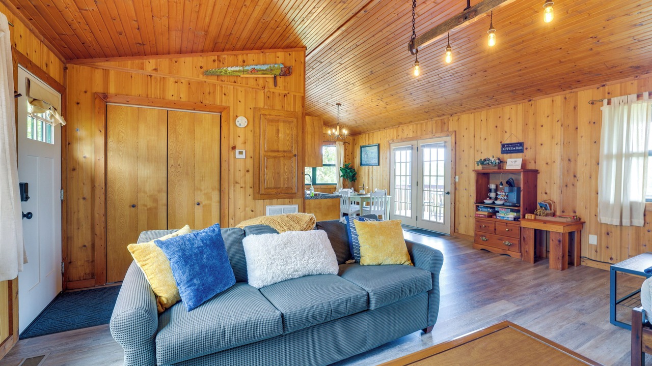 Photo of Livingroom in Berryville