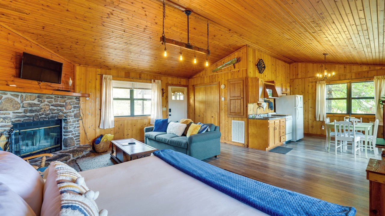 Photo of Livingroom in Berryville