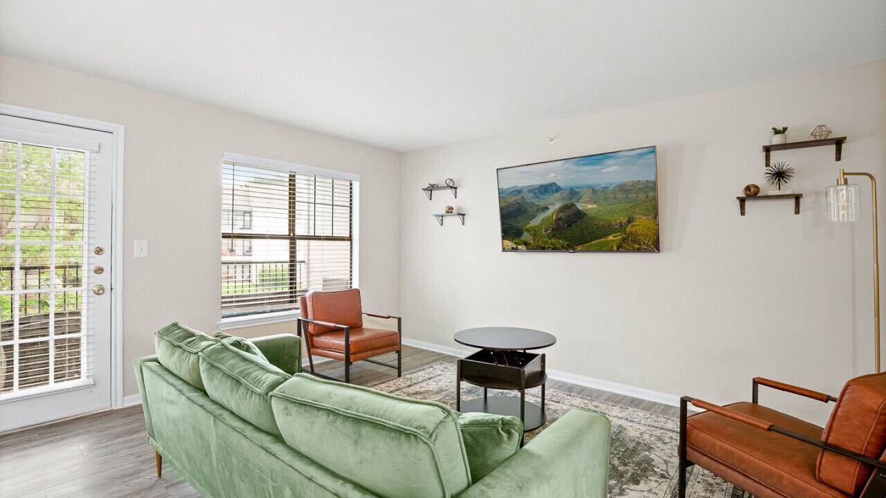 Photo of Livingroom in Pleasant Valley
