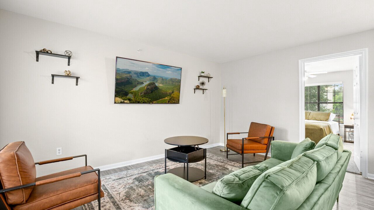 Photo of Livingroom in Pleasant Valley