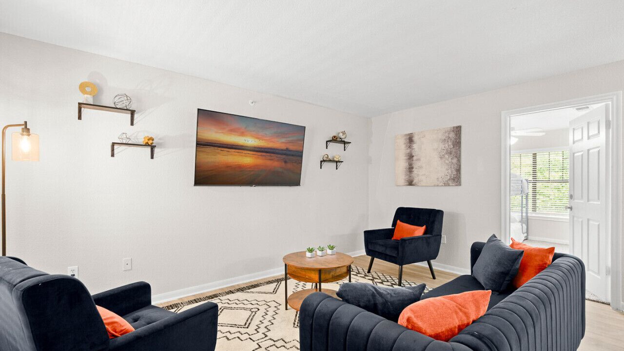 Photo of Livingroom in Pleasant Valley