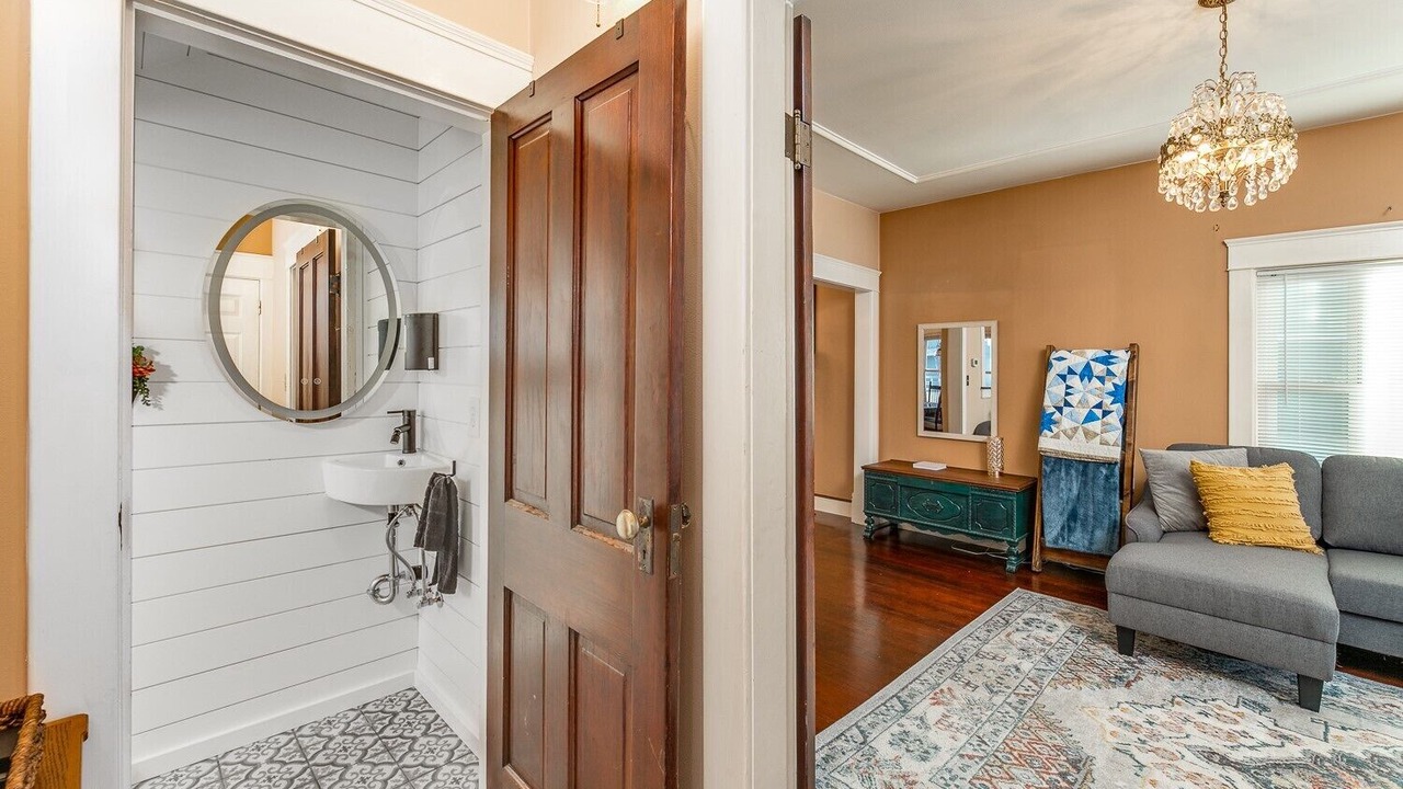 Photo of Others in Everett