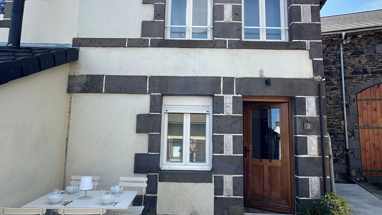 Photo of Outdoor in Charbonnieres-les-Varennes