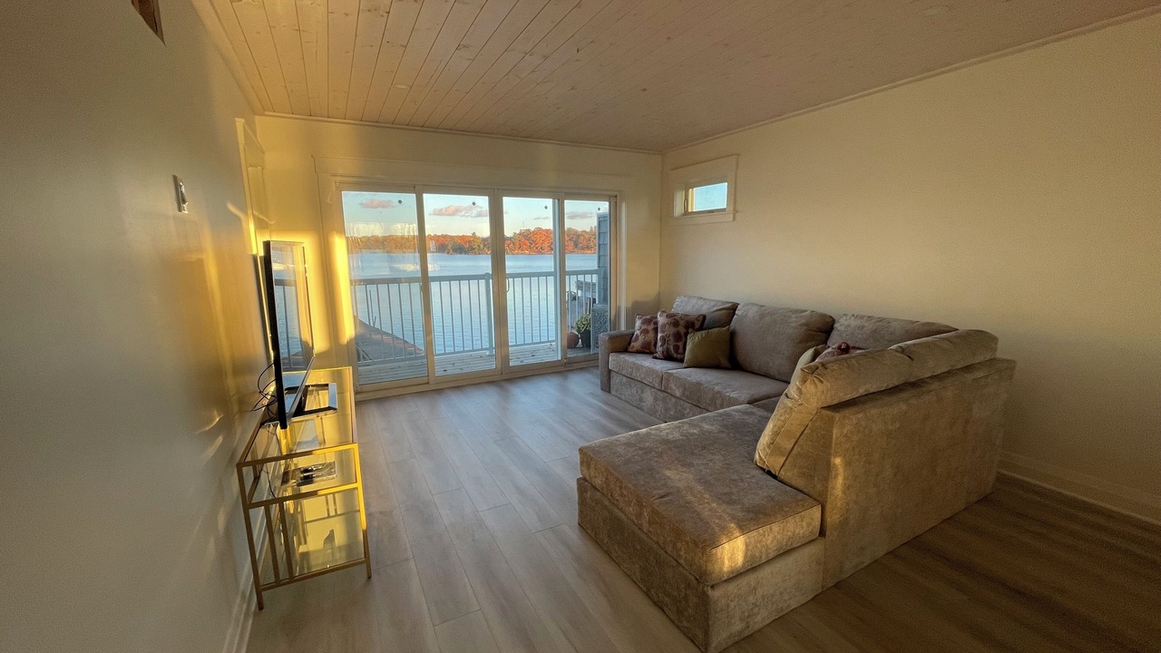 Photo of Livingroom in Leeds and the Thousand Islands