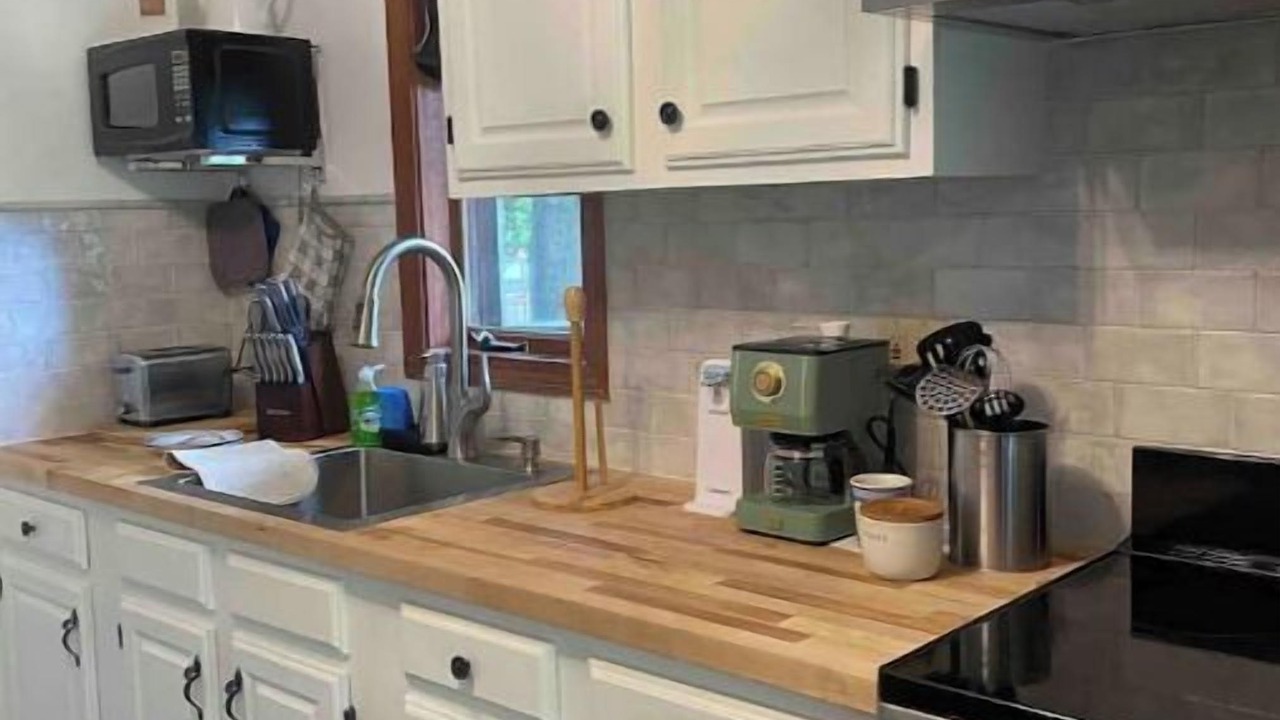 Photo of Kitchen in Drewsville