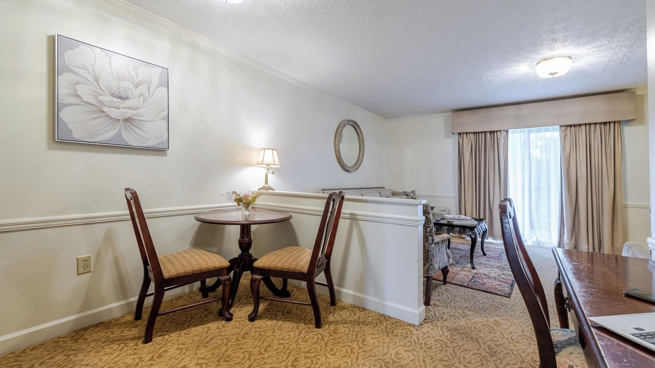 Photo of Livingroom in Dillard