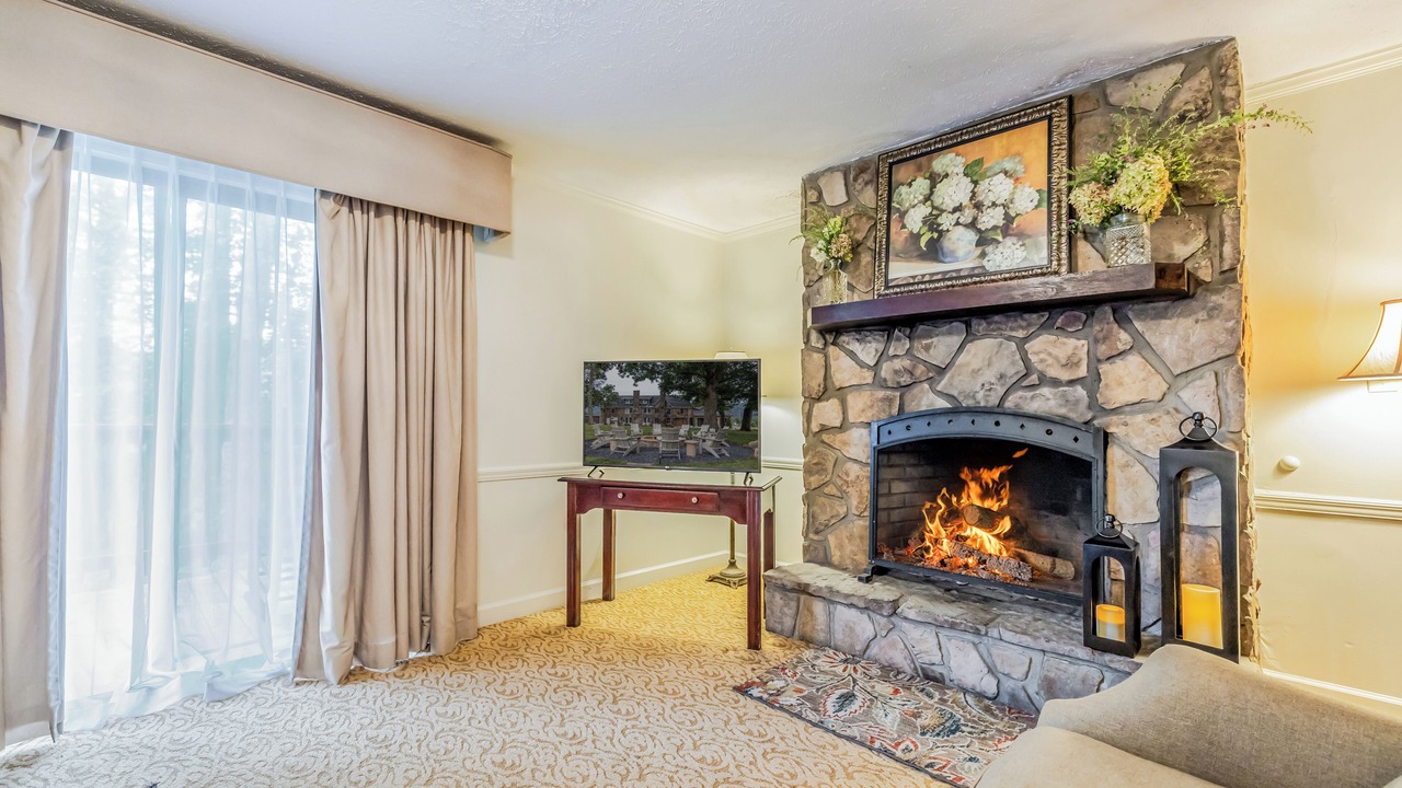 Photo of Livingroom in Dillard