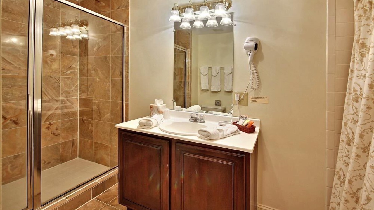 Photo of Bathroom in Dillard