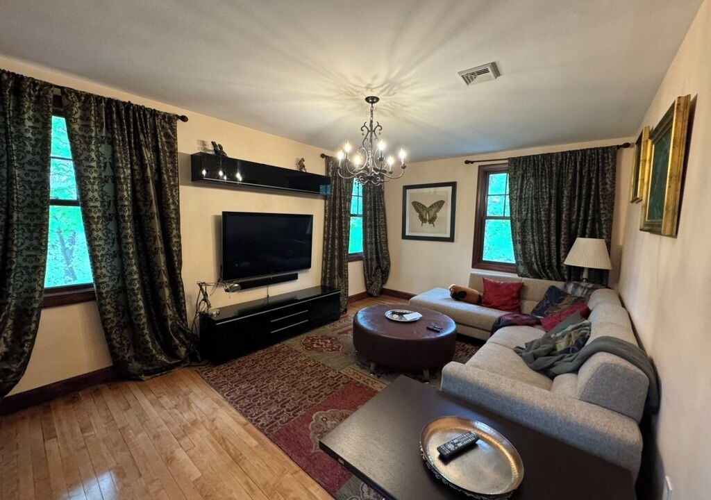 Photo of Livingroom in Waban