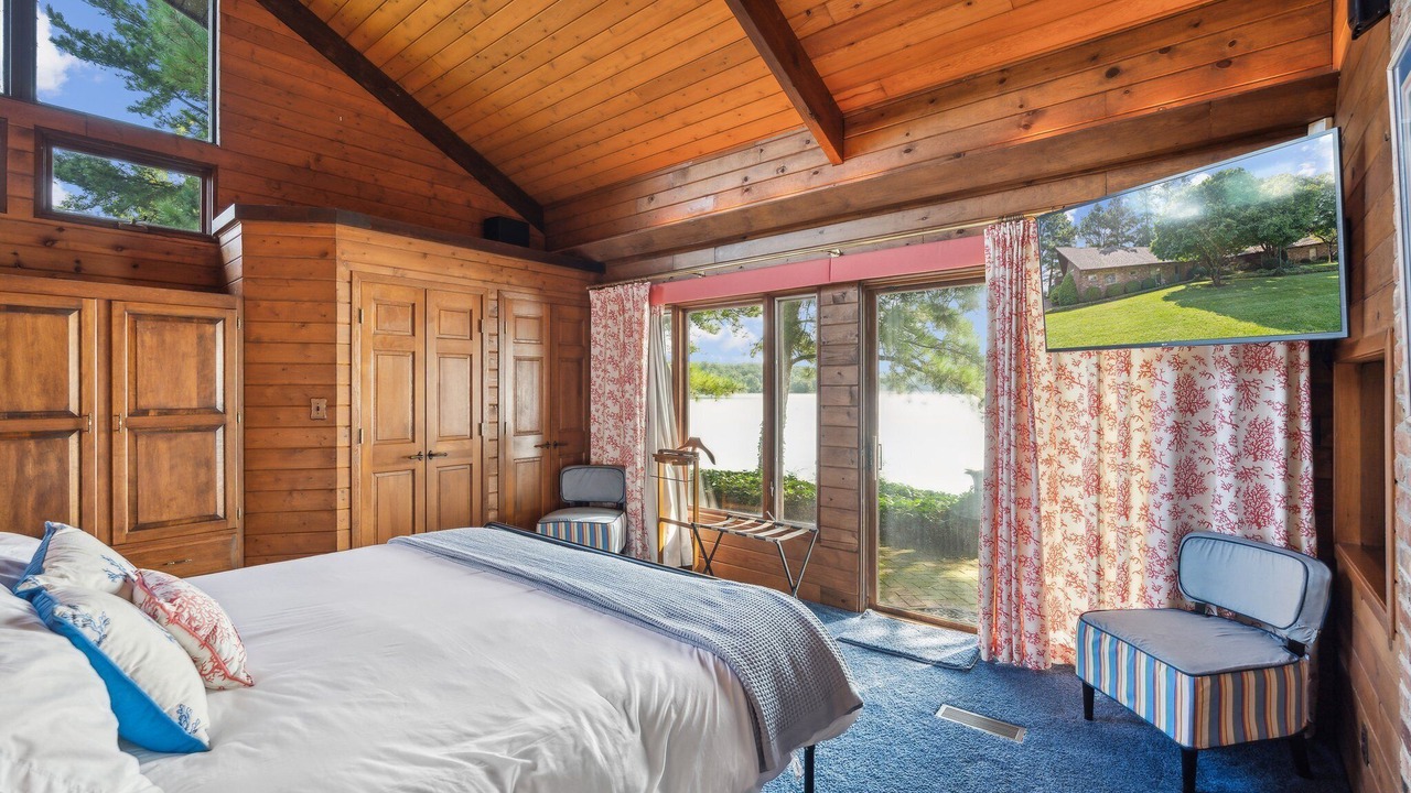 Photo of Others in George Washington
