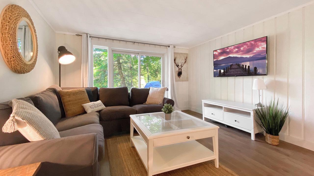 Photo of Livingroom in Coboconk
