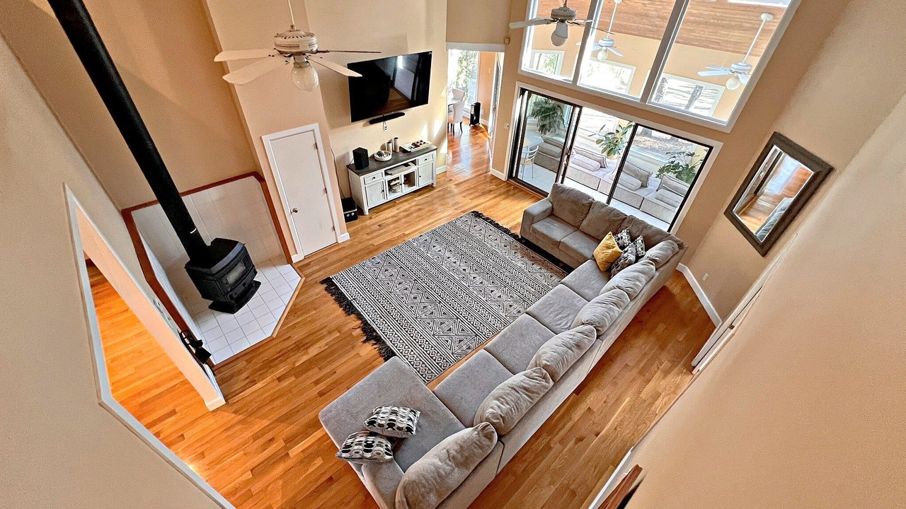 Photo of Livingroom in Daphne