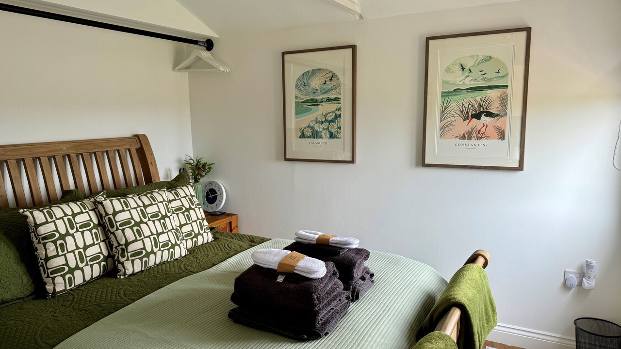 Photo of Bedroom in Helford Passage