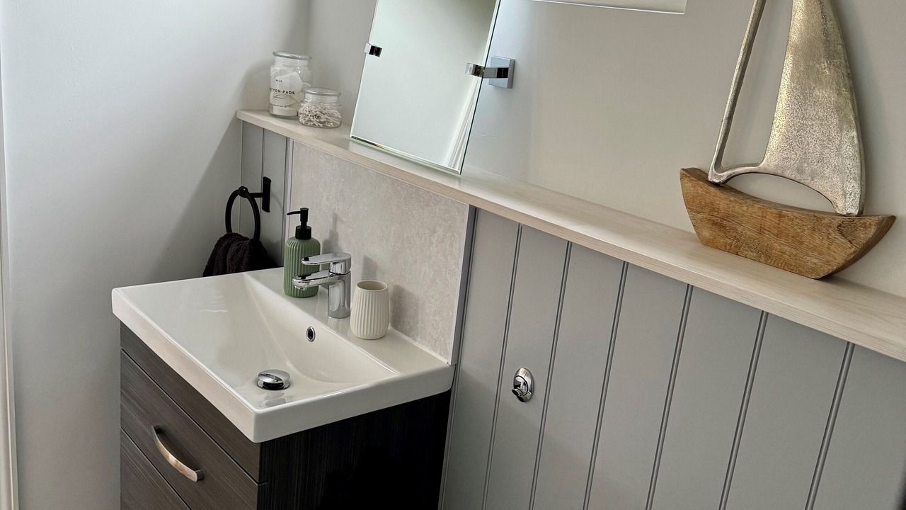 Photo of Bedroom in Helford Passage